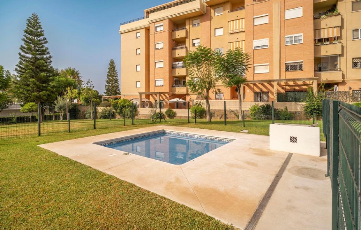 Appartement Relax In The Terrace! 4 Bedrooms - Huge Private Terrace - Swimming Pool - Walking Distance To The Beach! *